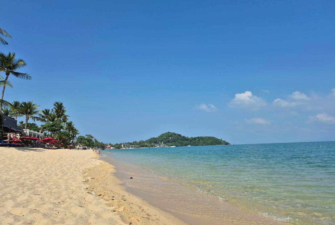 Bo Phut Beach Samui peaceful atmosphere beach evening walk