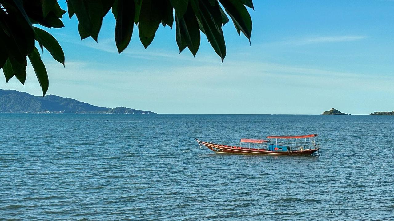 Bo Phut Beach Samui peaceful atmosphere beach evening walk