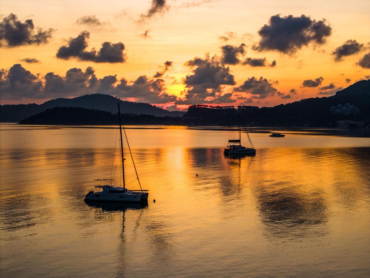 Bo Phut Beach Samui peaceful atmosphere beach evening walk