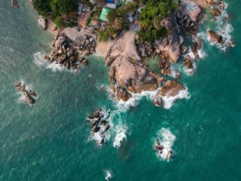 Hin Ta Hin Yai rocks Samui unusual stone formations coast