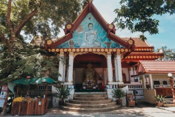 Wat Khunaram Samui peaceful temple spiritual atmosphere Thailand