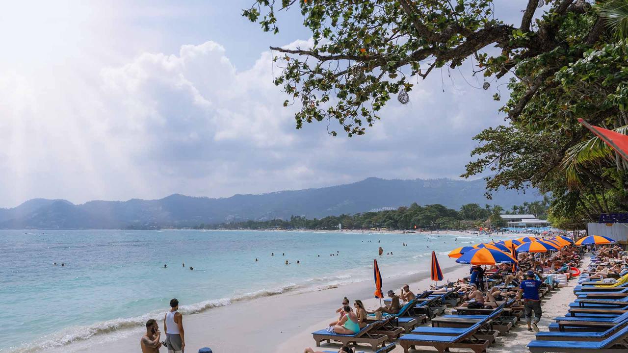Ark Bar Samui beach party atmosphere sunset nightlife